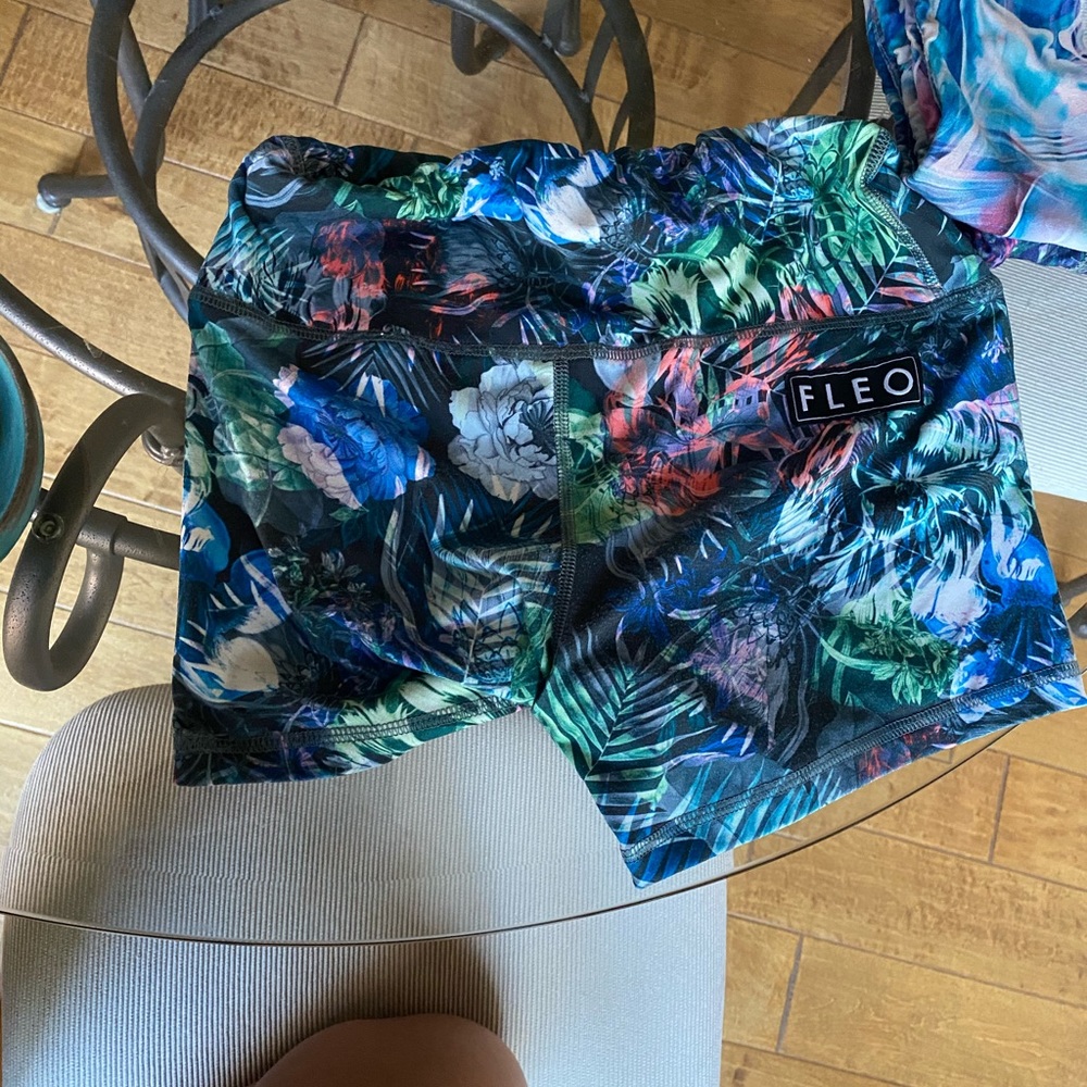 Fleo power high rise shorts size small